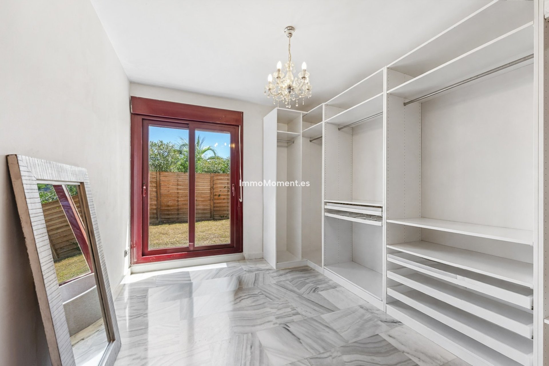 Resale - Detached villa - Estepona - Estepona Centro