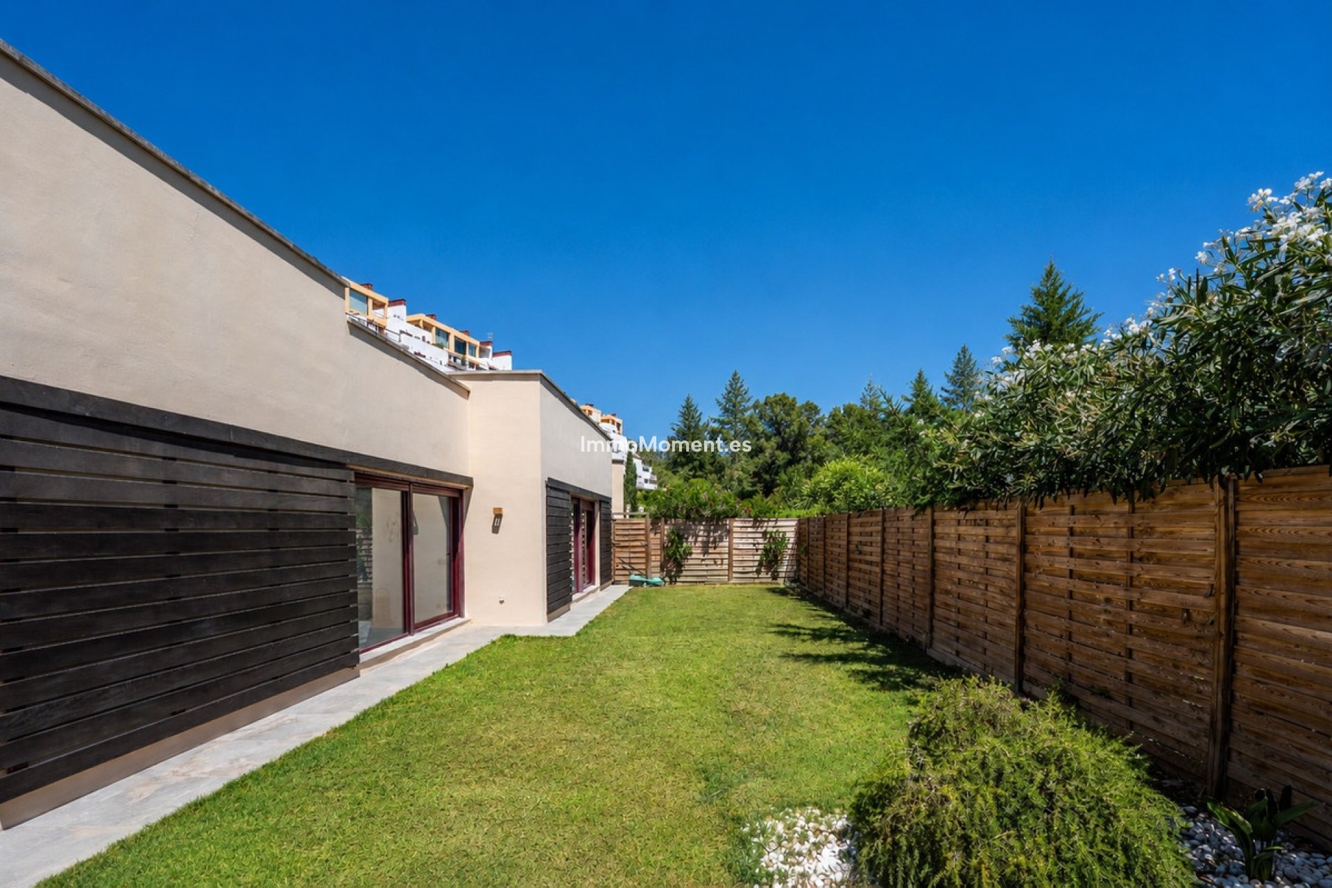 Resale - Detached villa - Estepona - Estepona Centro