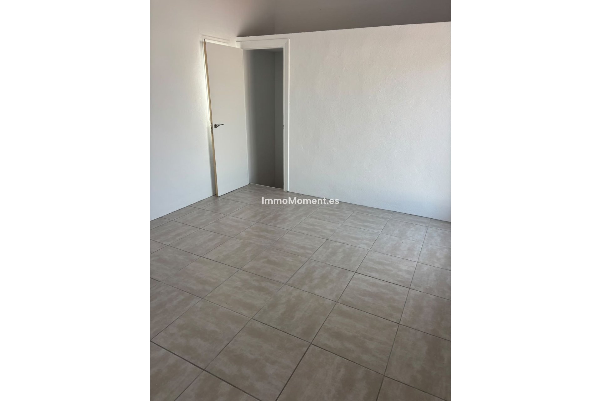Resale - Detached villa - Estepona - Estepona Centro