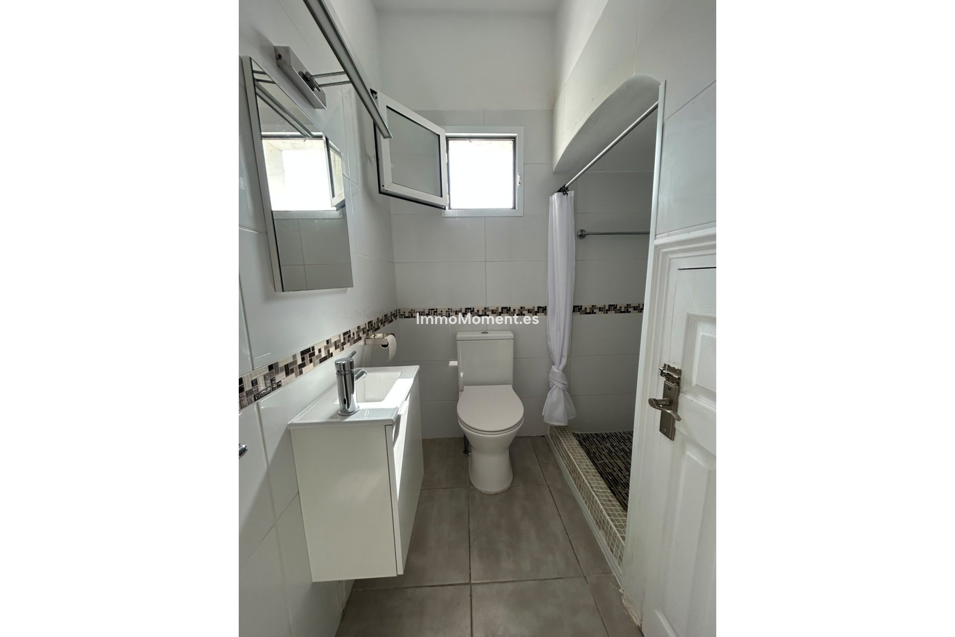 Resale - Detached villa - Estepona - Estepona Centro