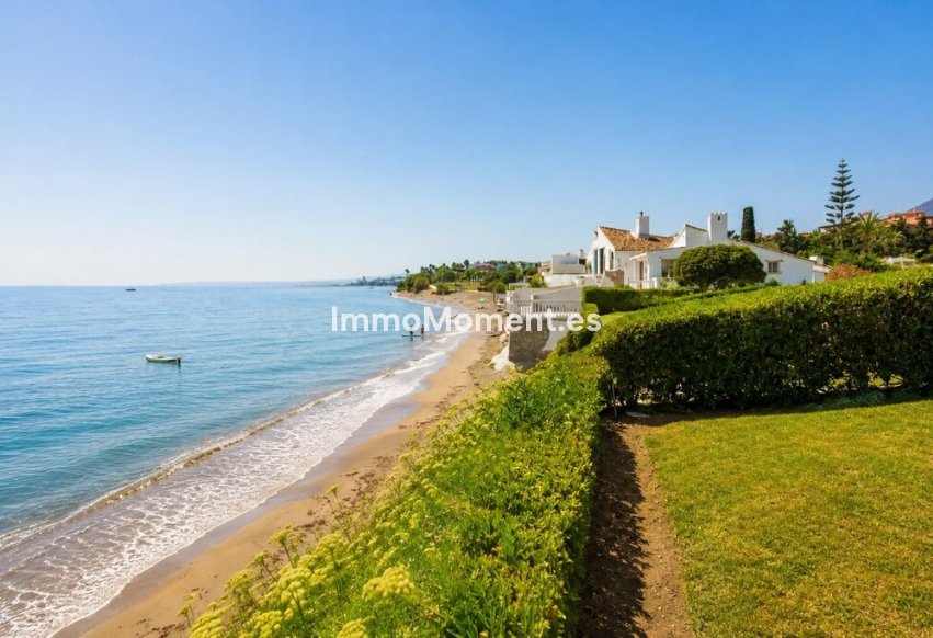 Resale - Detached villa - Estepona - Estepona Centro