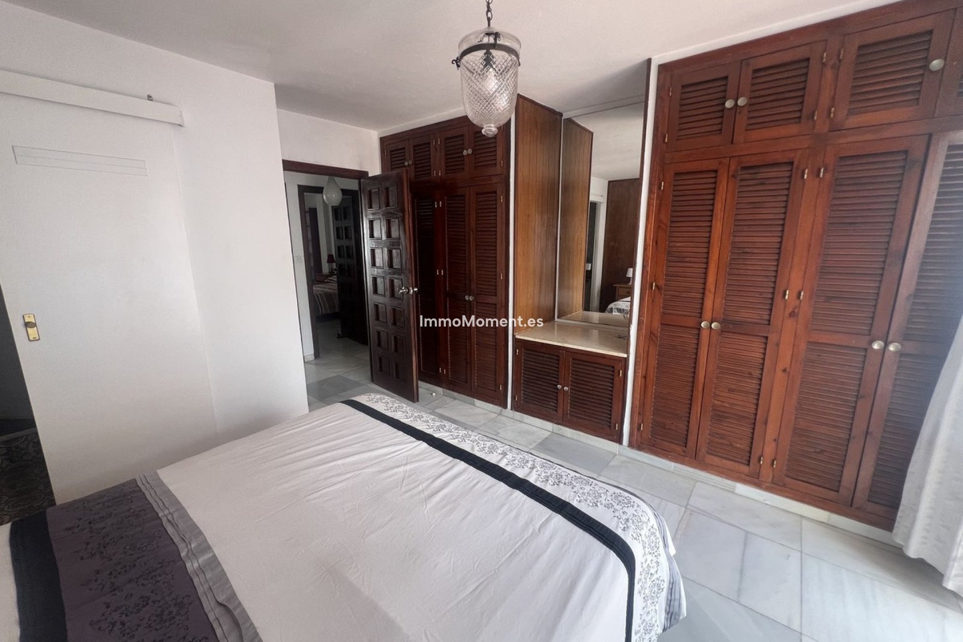 Resale - Detached villa - Estepona - Estepona Centro