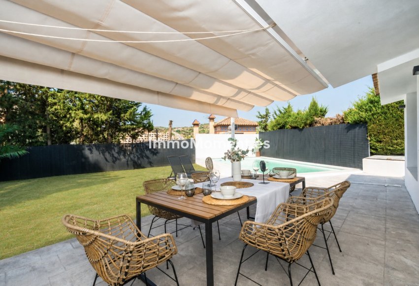 Resale - Detached villa - Estepona - Estepona Centro