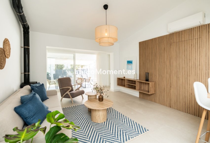 Resale - Detached villa - Estepona - Estepona Centro