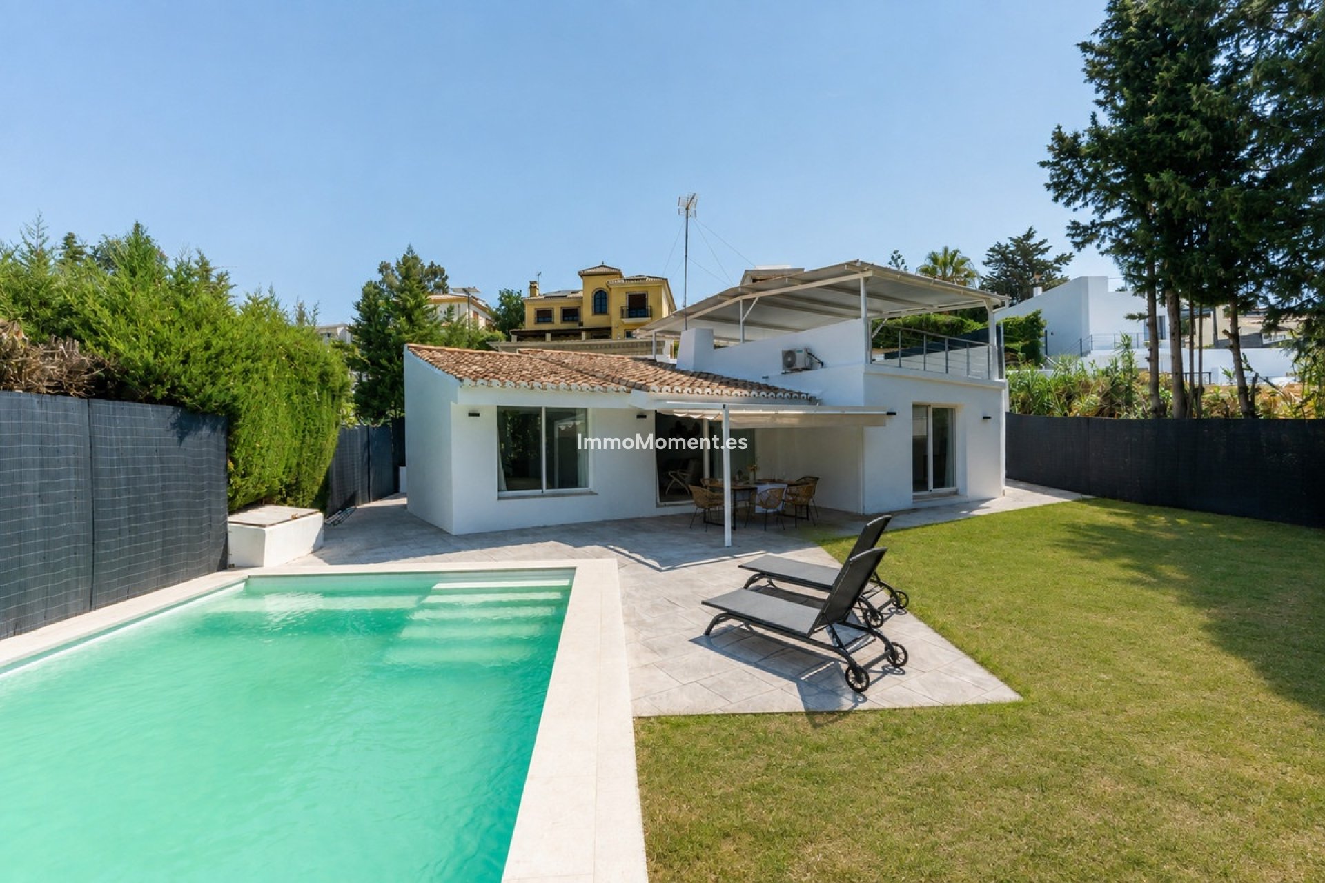 Resale - Detached villa - Estepona - Estepona Centro