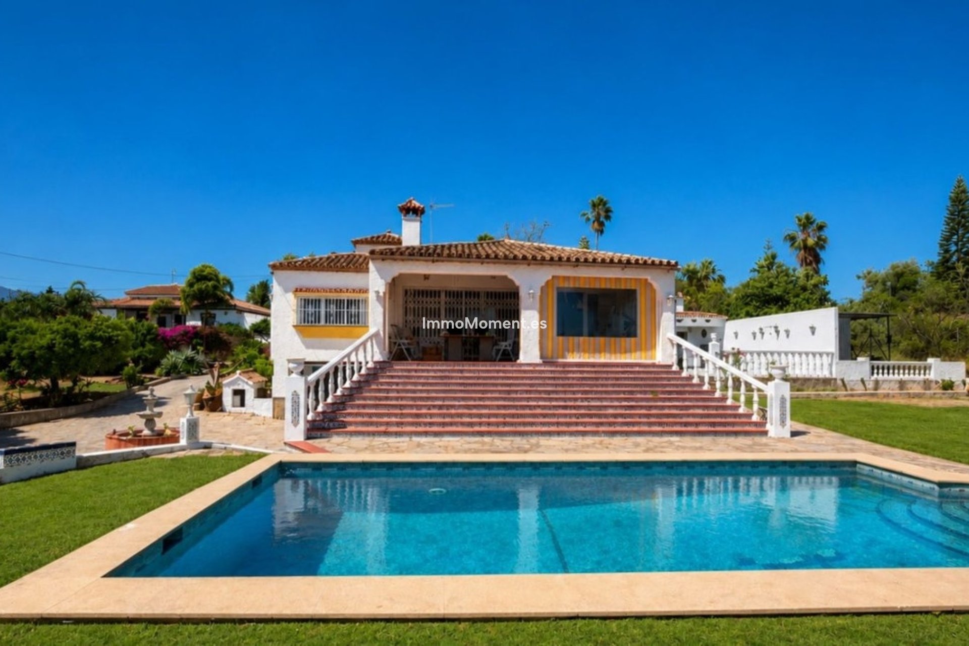 Resale - Detached villa - Estepona - Estepona Centro