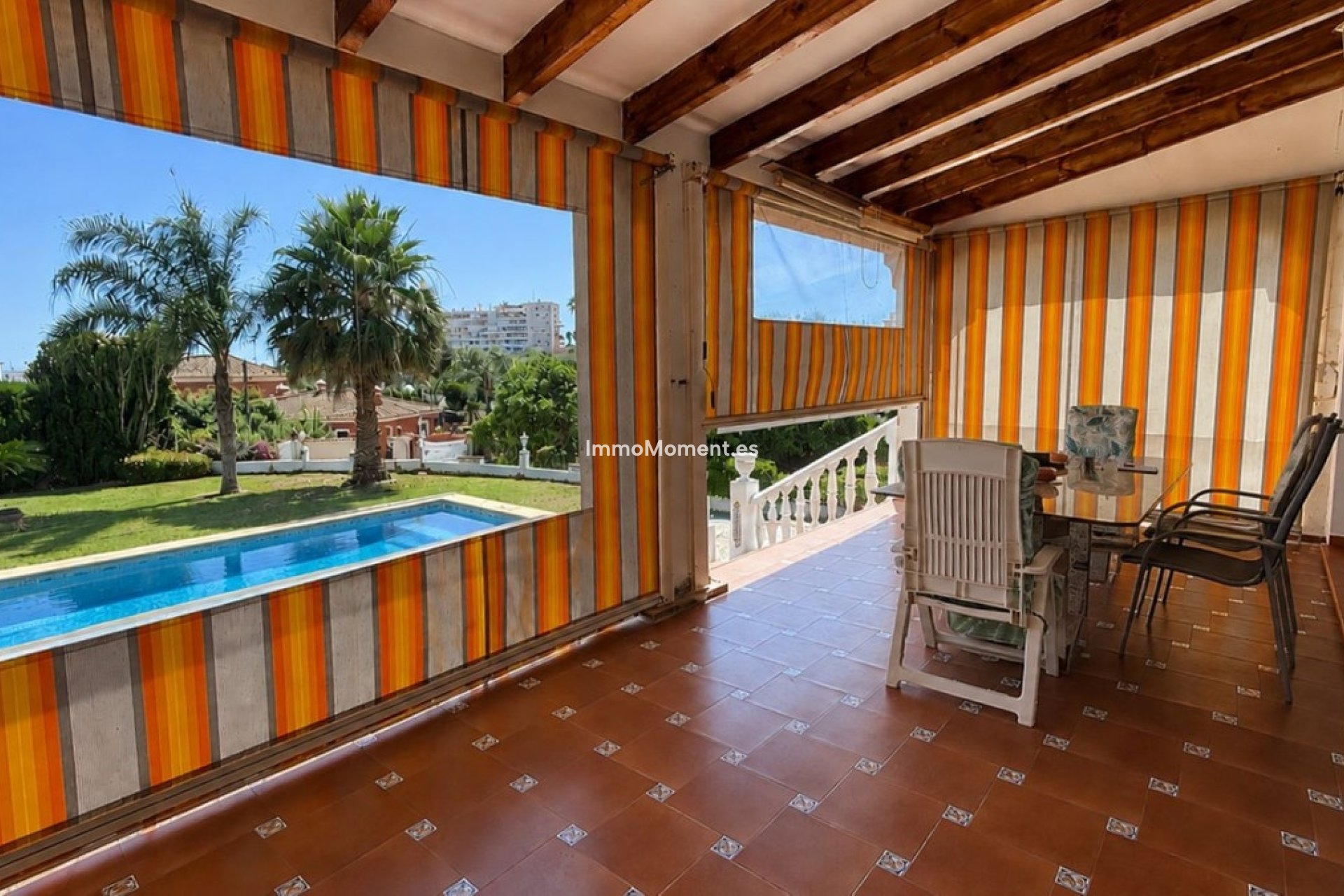 Resale - Detached villa - Estepona - Estepona Centro
