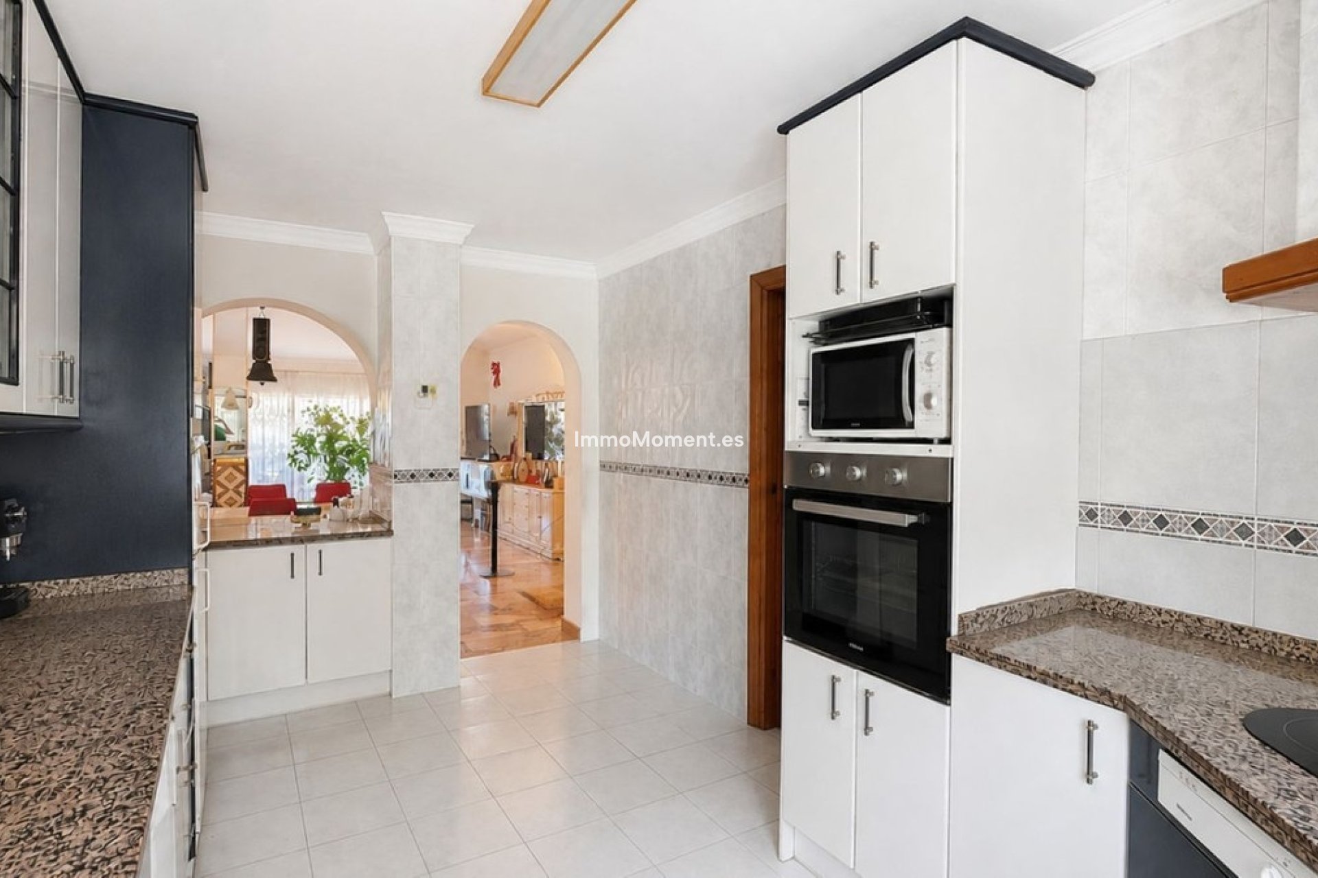 Resale - Detached villa - Estepona - Estepona Centro