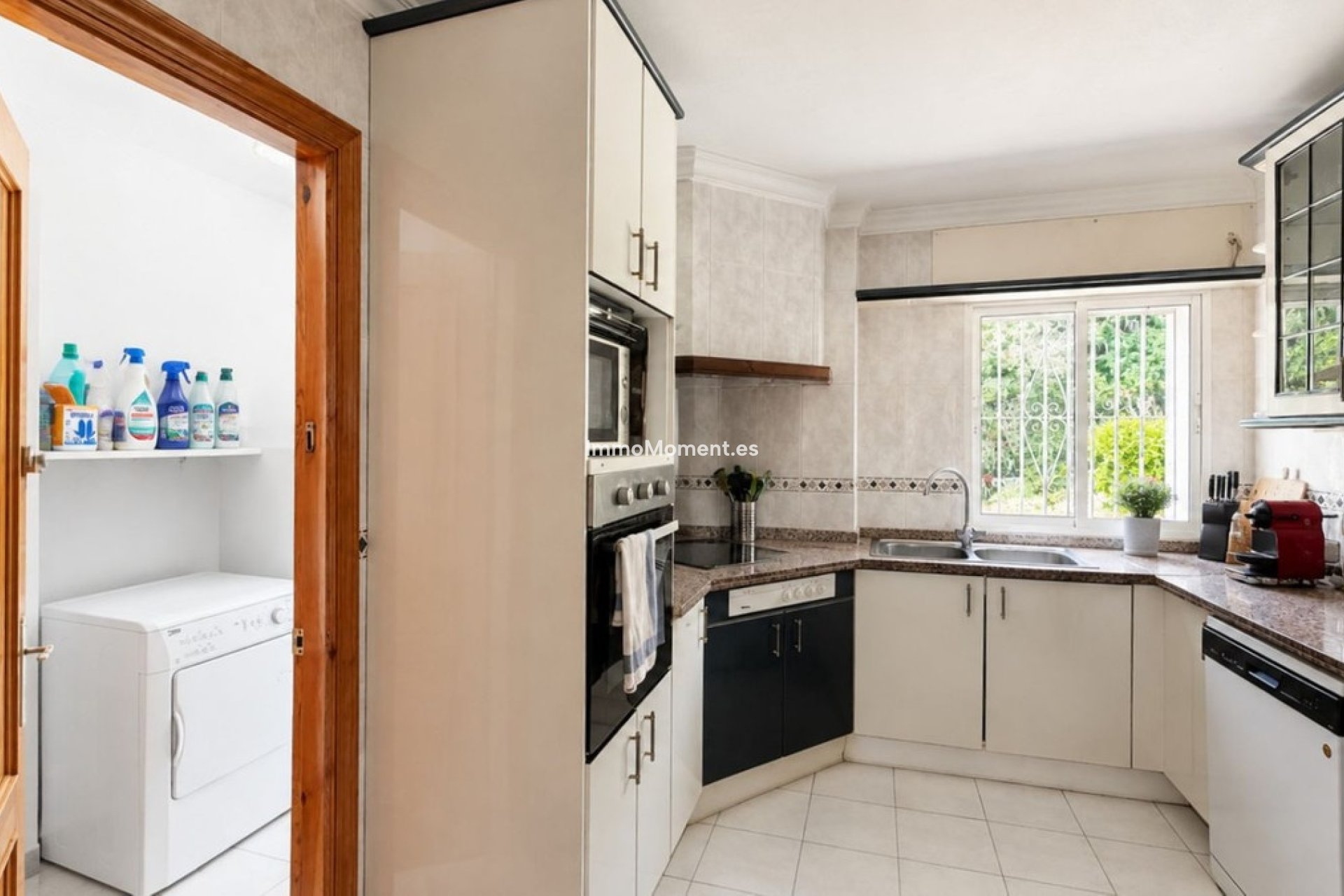 Resale - Detached villa - Estepona - Estepona Centro