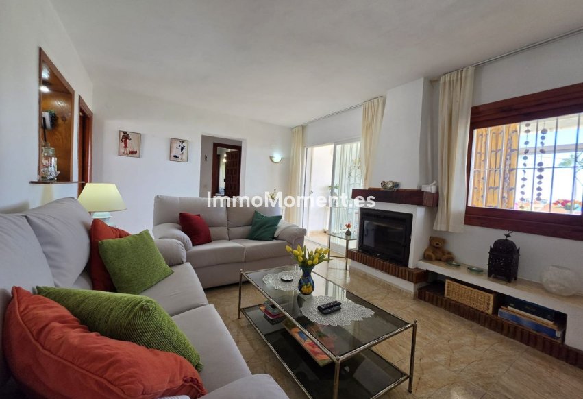 Resale - Detached villa - Estepona - Estepona Centro