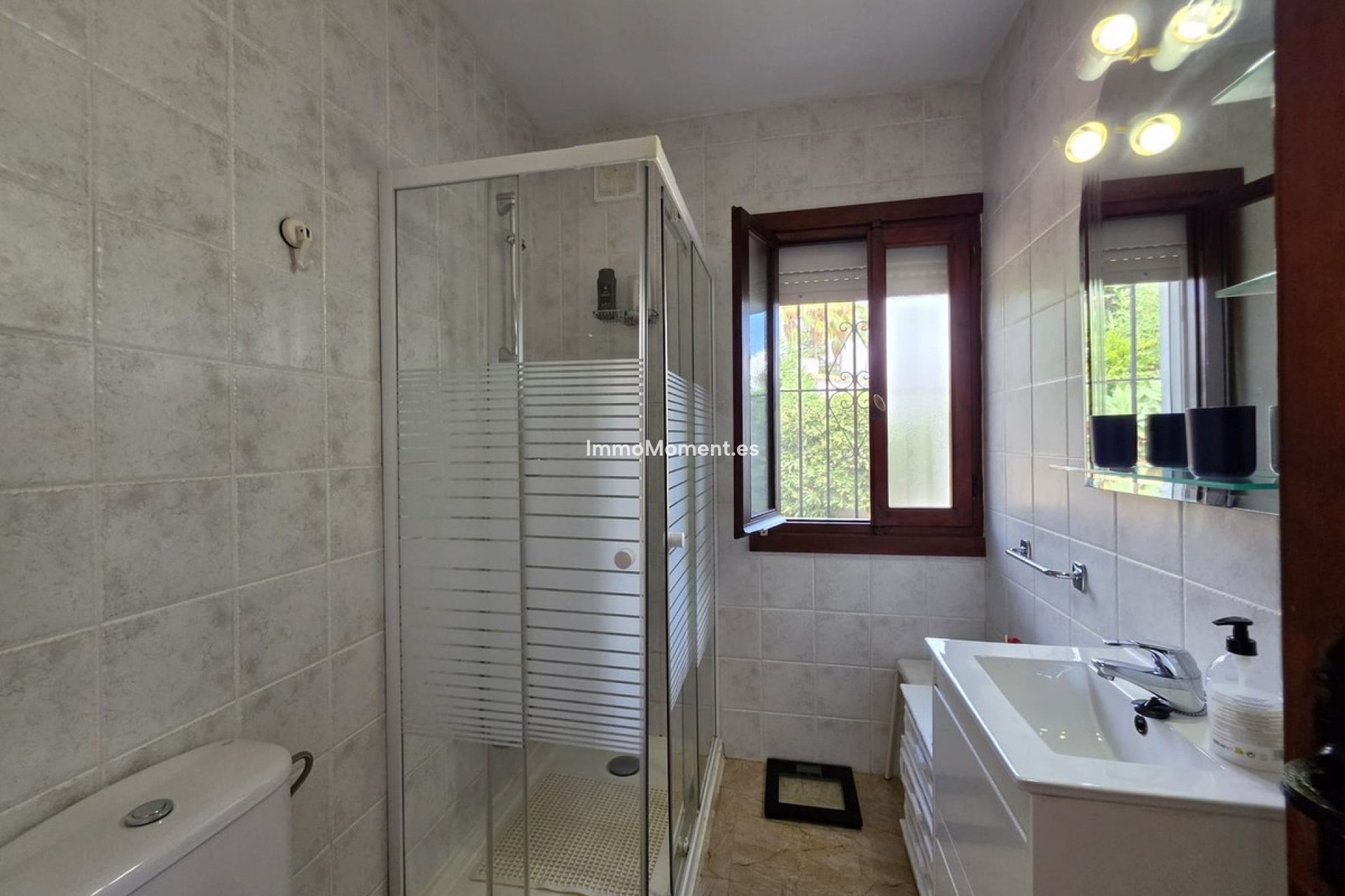 Resale - Detached villa - Estepona - Estepona Centro