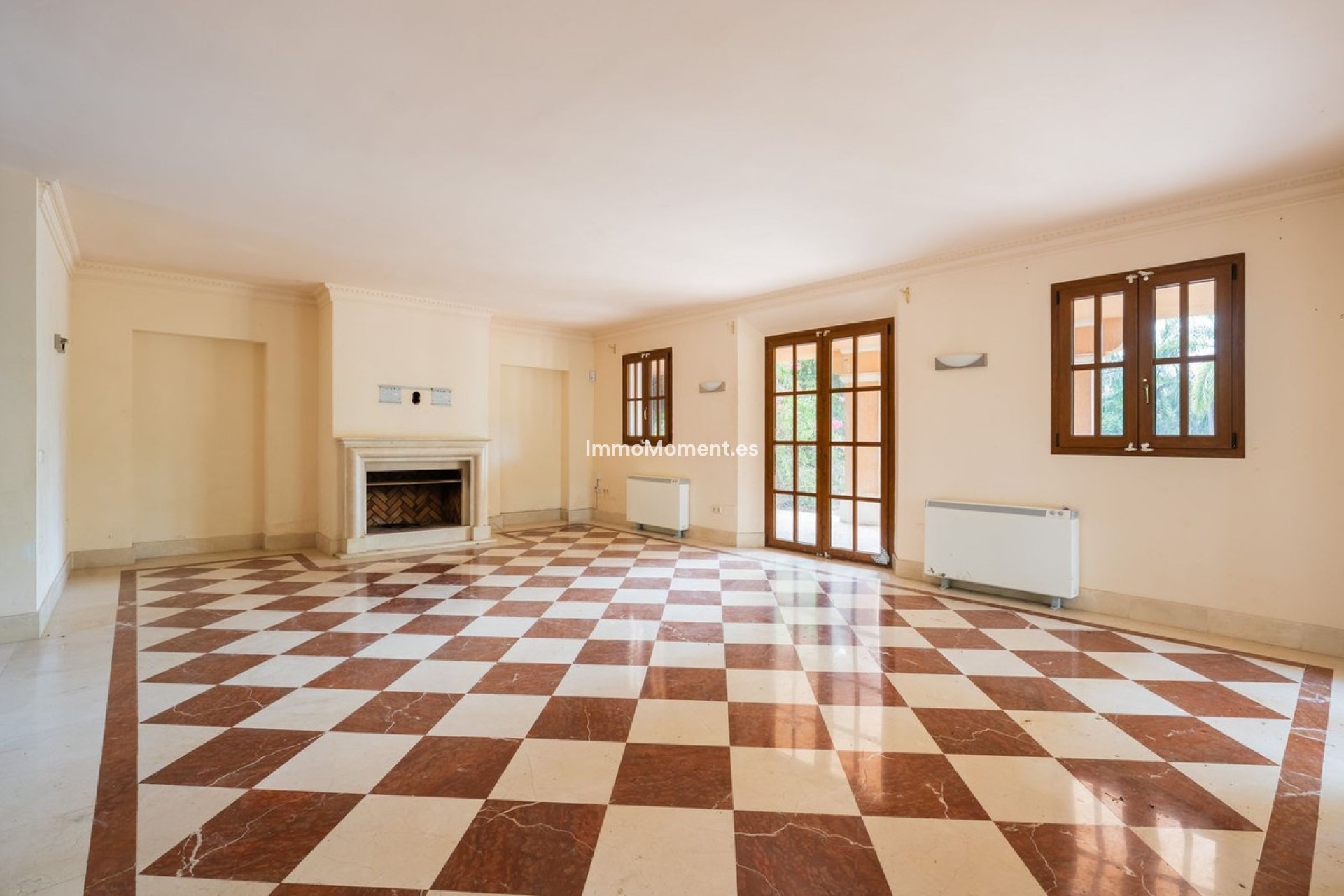 Resale - Detached villa - Estepona - Estepona Centro
