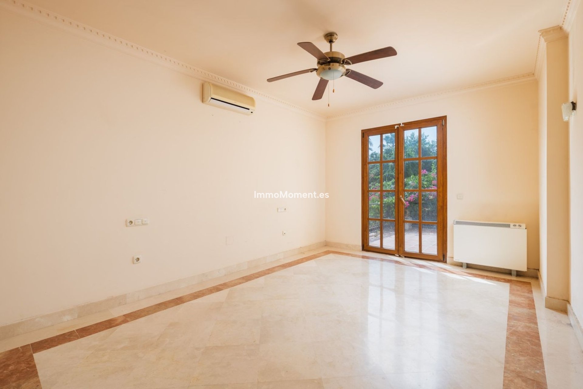 Resale - Detached villa - Estepona - Estepona Centro