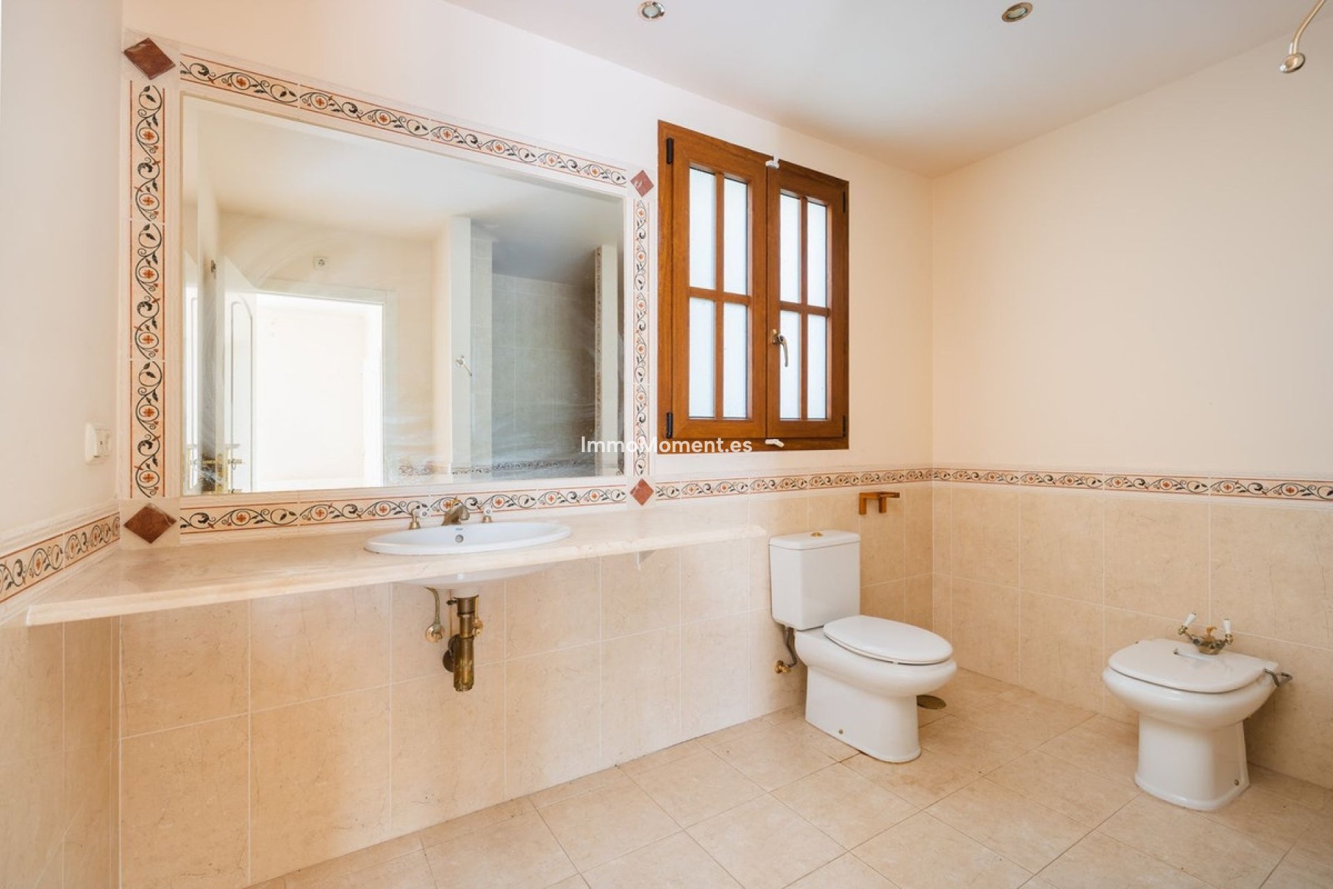 Resale - Detached villa - Estepona - Estepona Centro