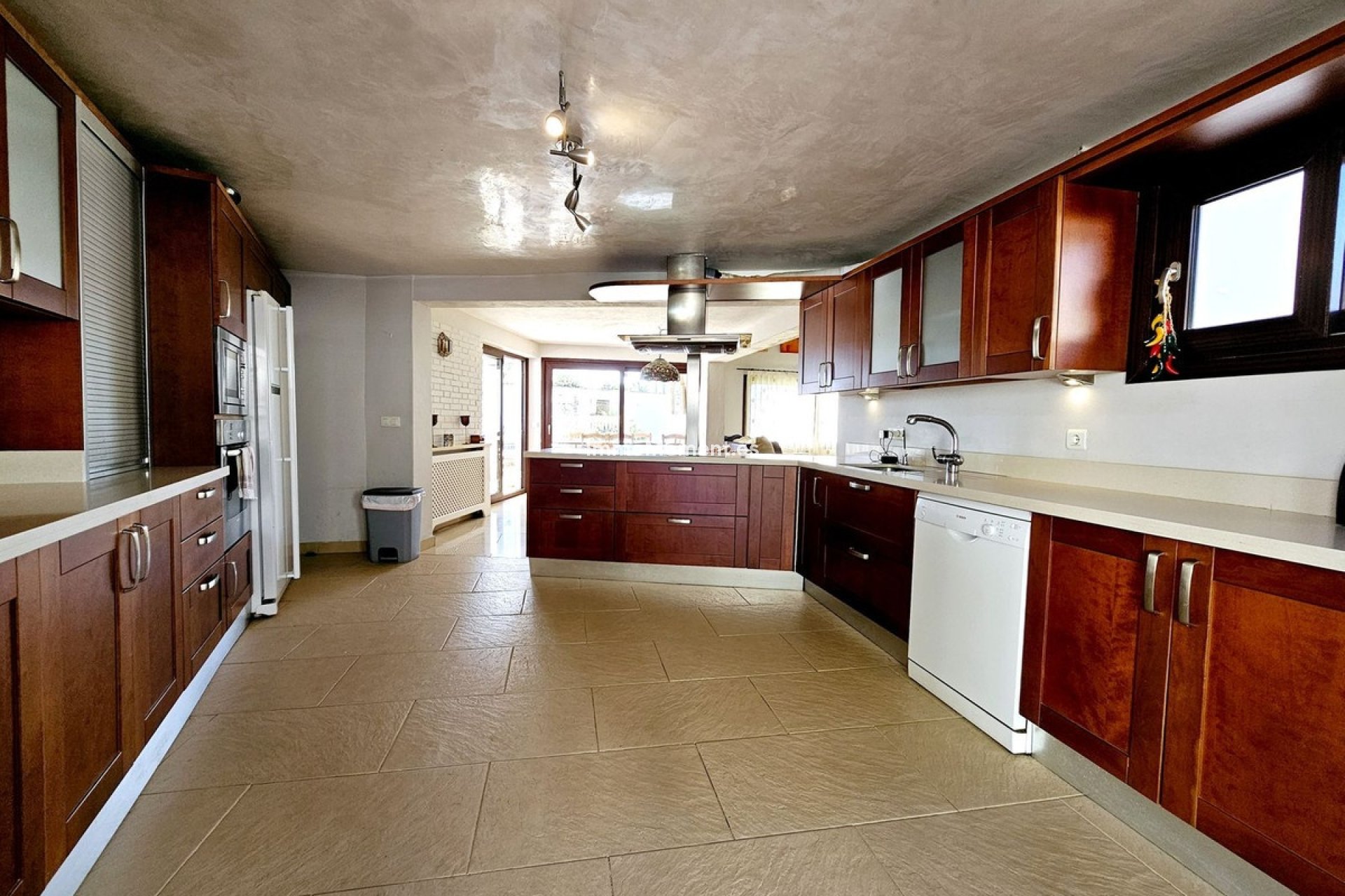 Resale - Detached villa - Estepona - Estepona Centro