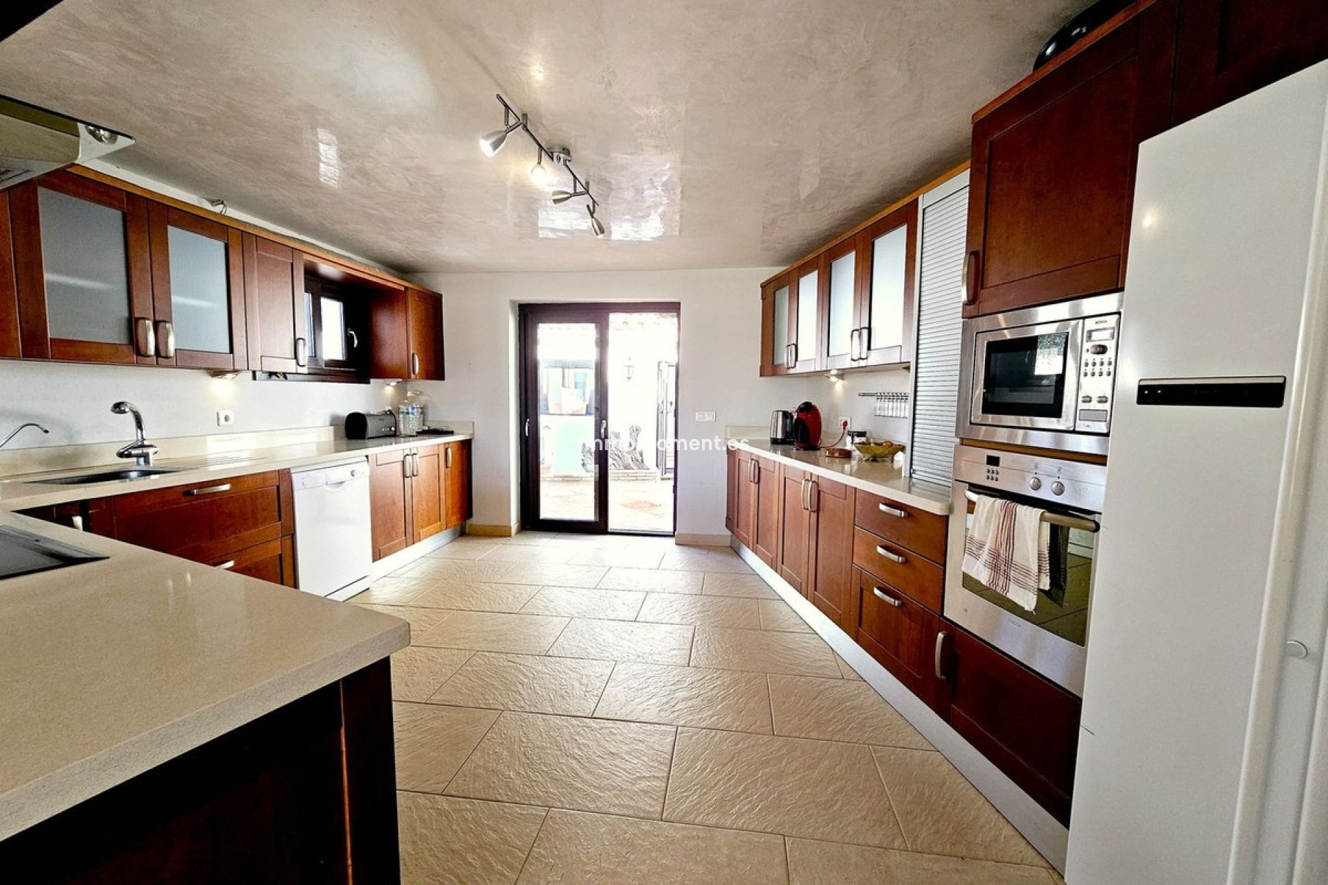 Resale - Detached villa - Estepona - Estepona Centro