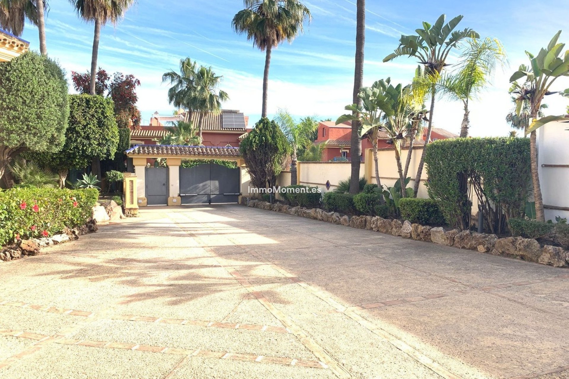 Resale - Detached villa - Estepona - Estepona Centro