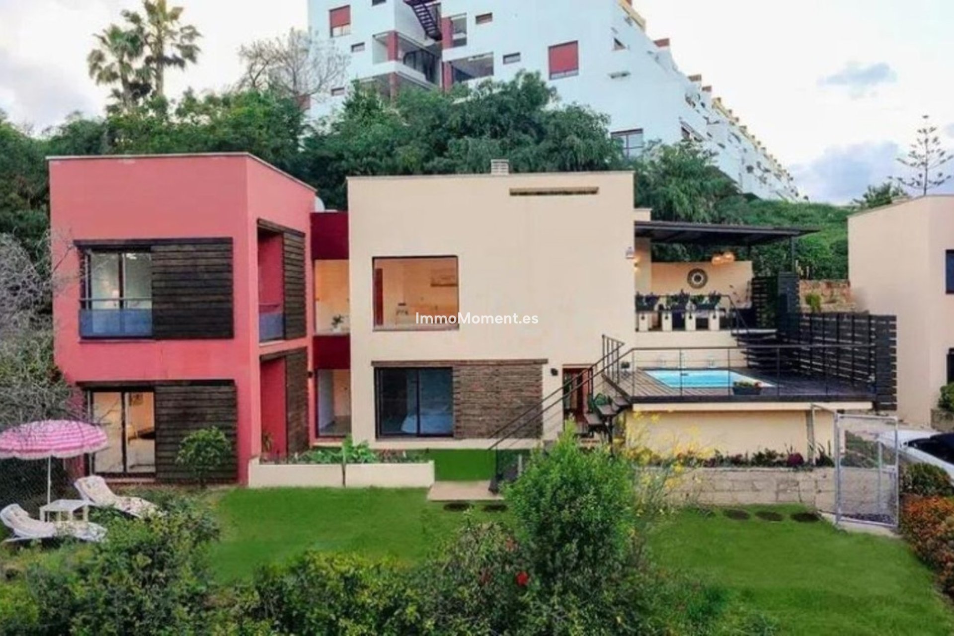 Resale - Detached villa - Estepona - Estepona Centro