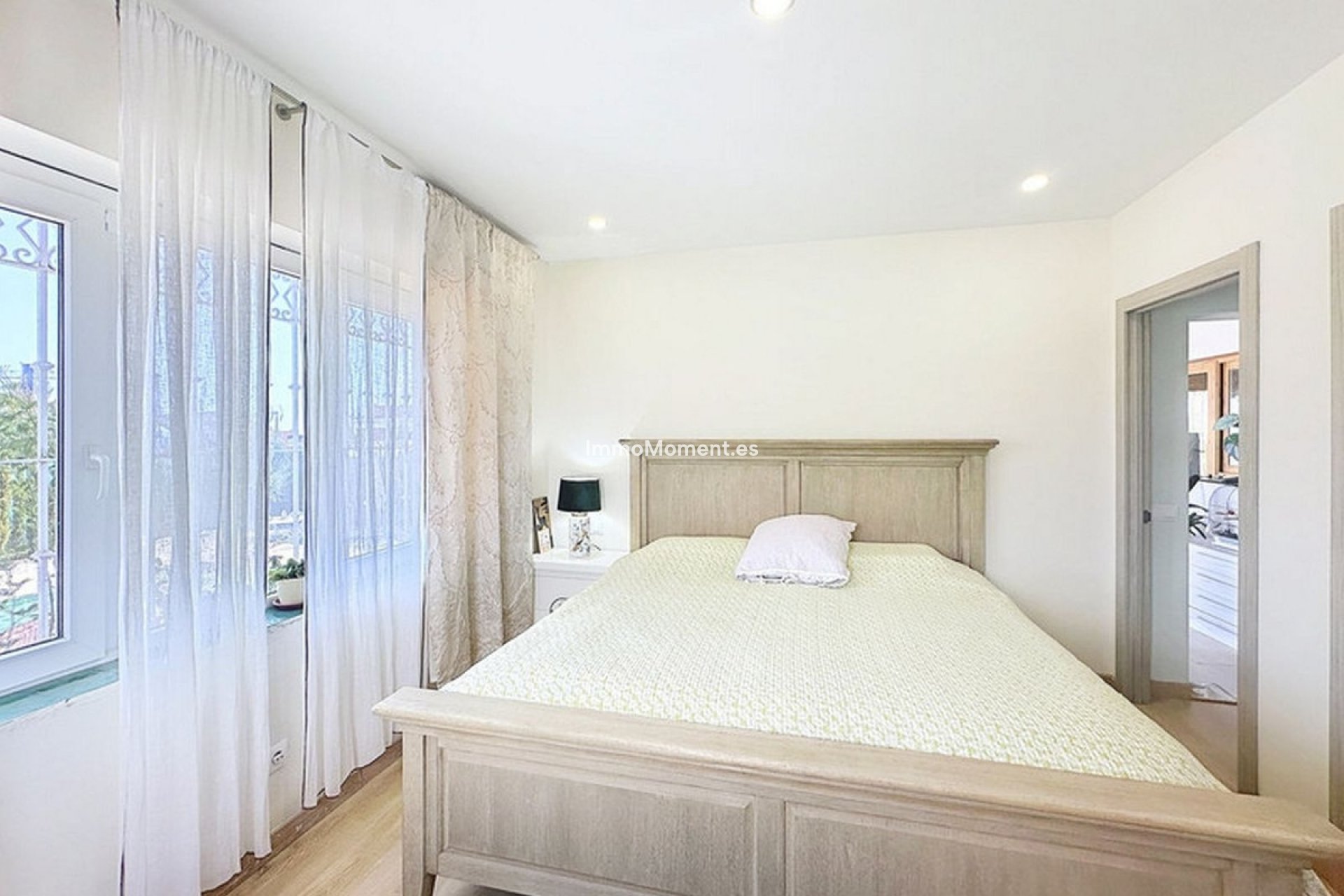 Resale - Detached villa - Estepona - Estepona Centro