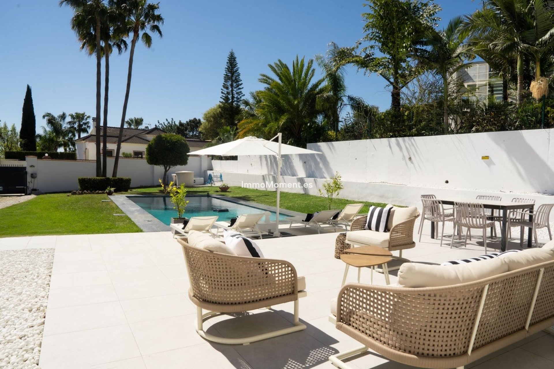 Resale - Detached villa - Estepona - Estepona Centro