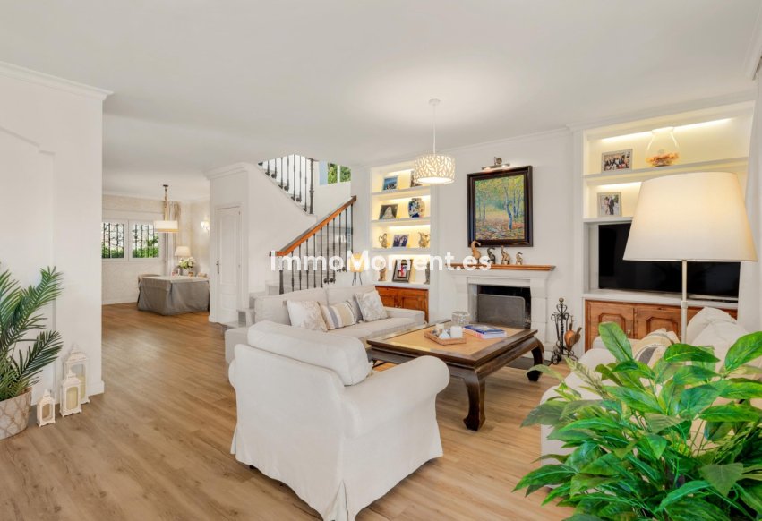 Resale - Detached villa - Estepona - Estepona Centro