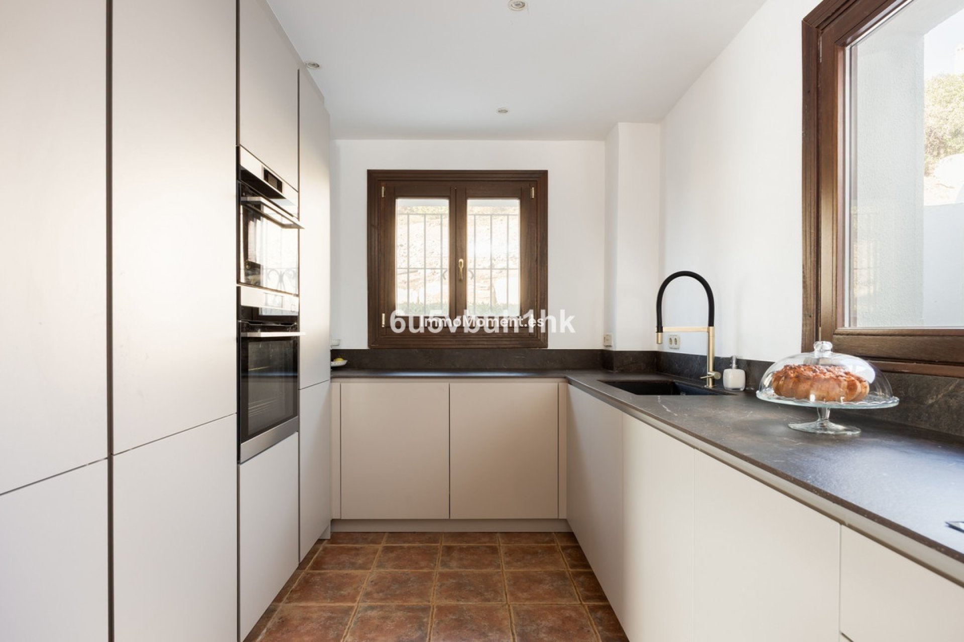 Resale - Detached villa - Estepona - Estepona Centro