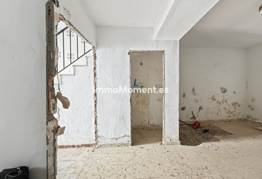 Resale - Detached villa - Estepona - Estepona Centro