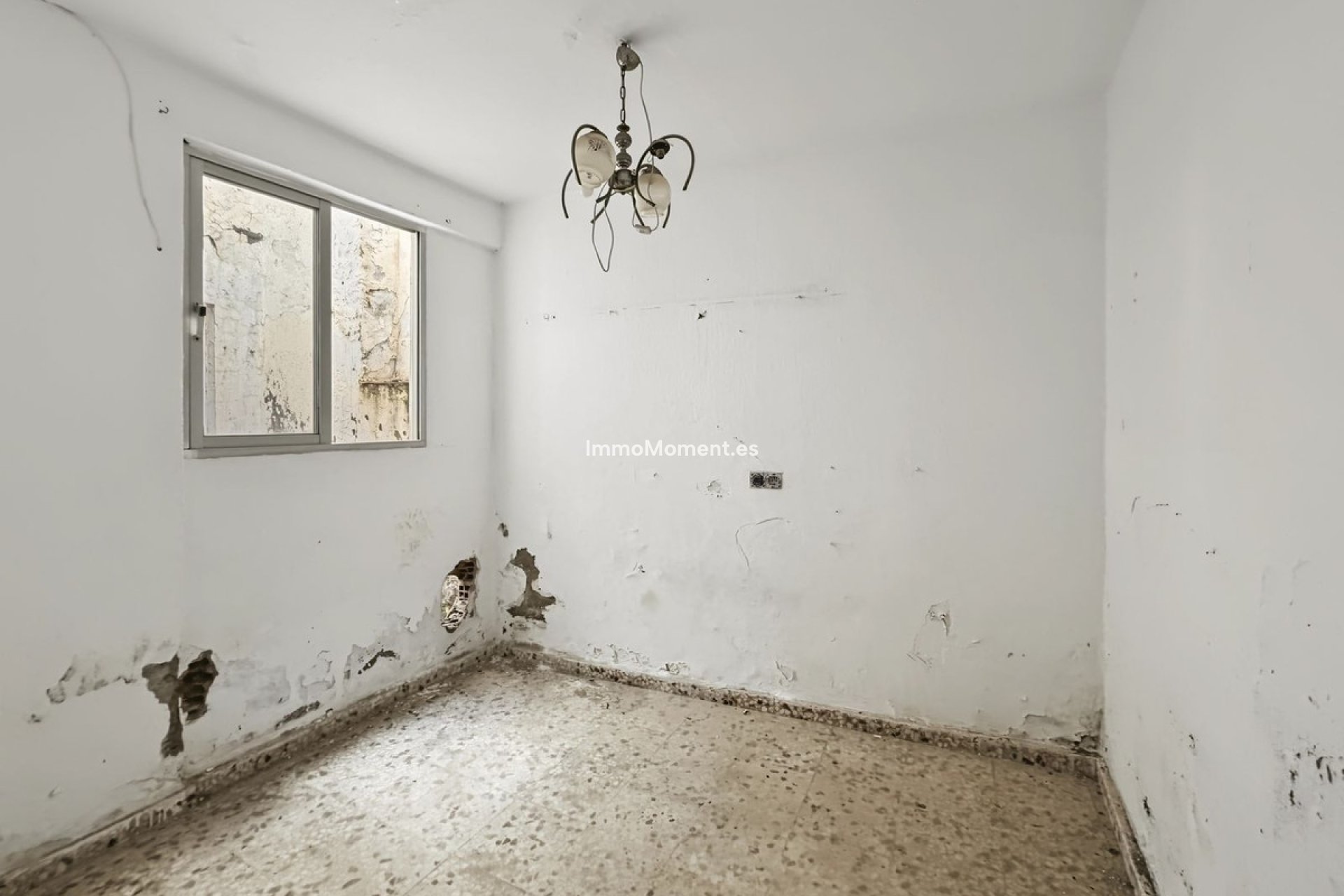 Resale - Detached villa - Estepona - Estepona Centro