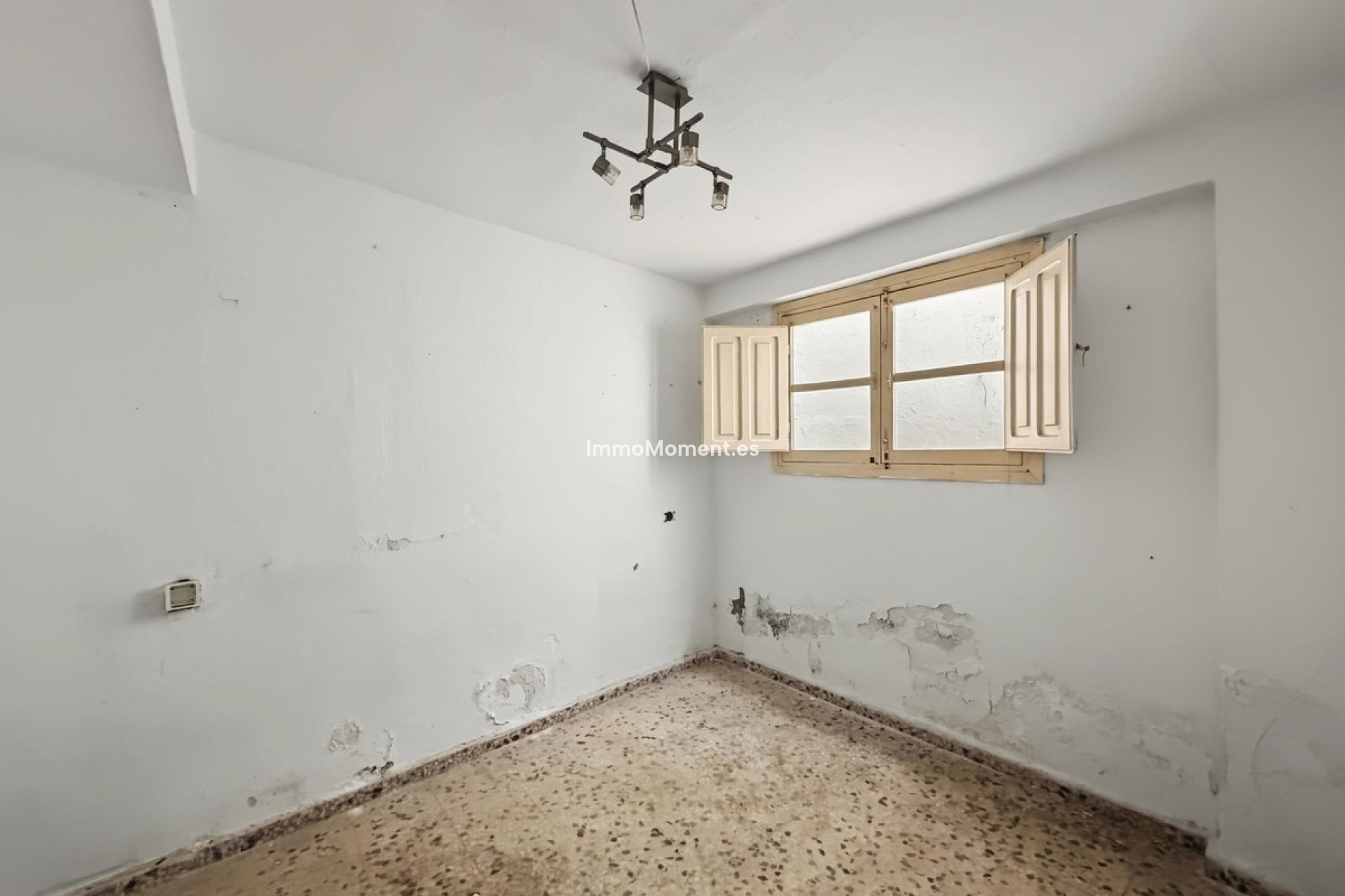 Resale - Detached villa - Estepona - Estepona Centro