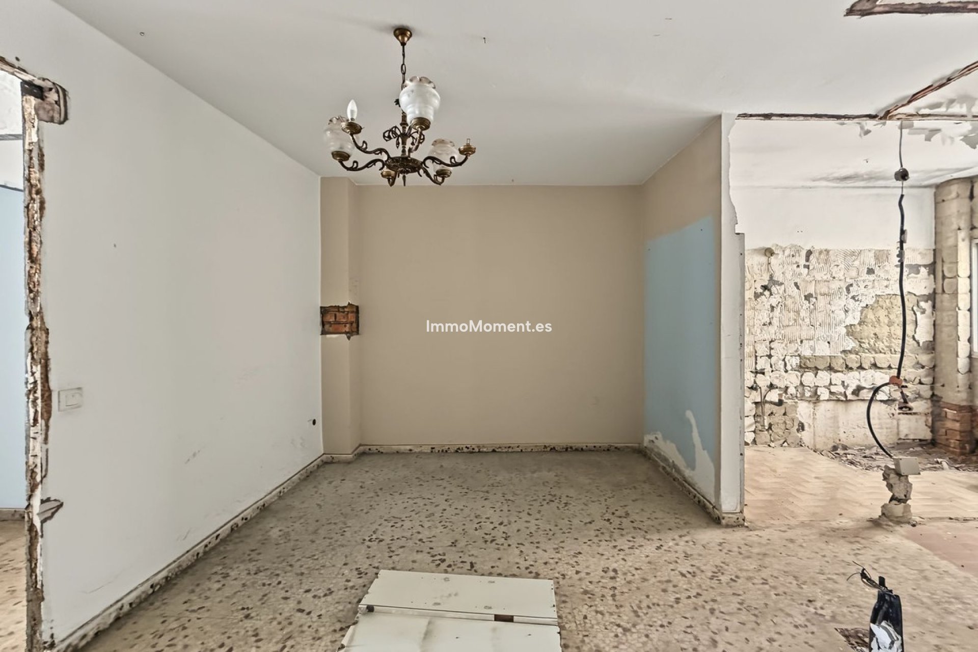 Resale - Detached villa - Estepona - Estepona Centro