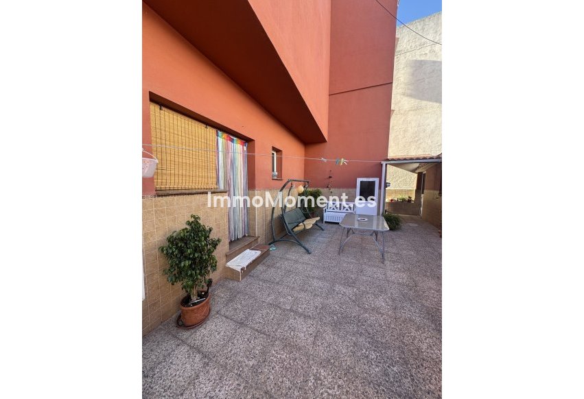 Resale - Detached villa - Estepona - Estepona Centro