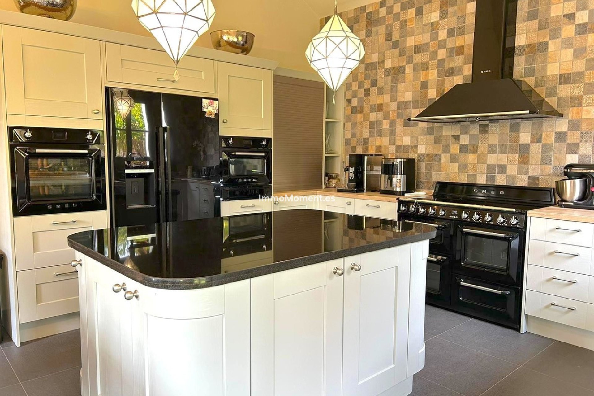 Resale - Detached villa - Estepona - Estepona Centro