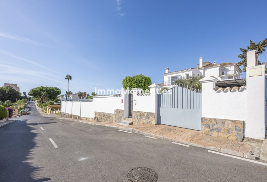 Resale - Detached villa - Estepona - Estepona Centro