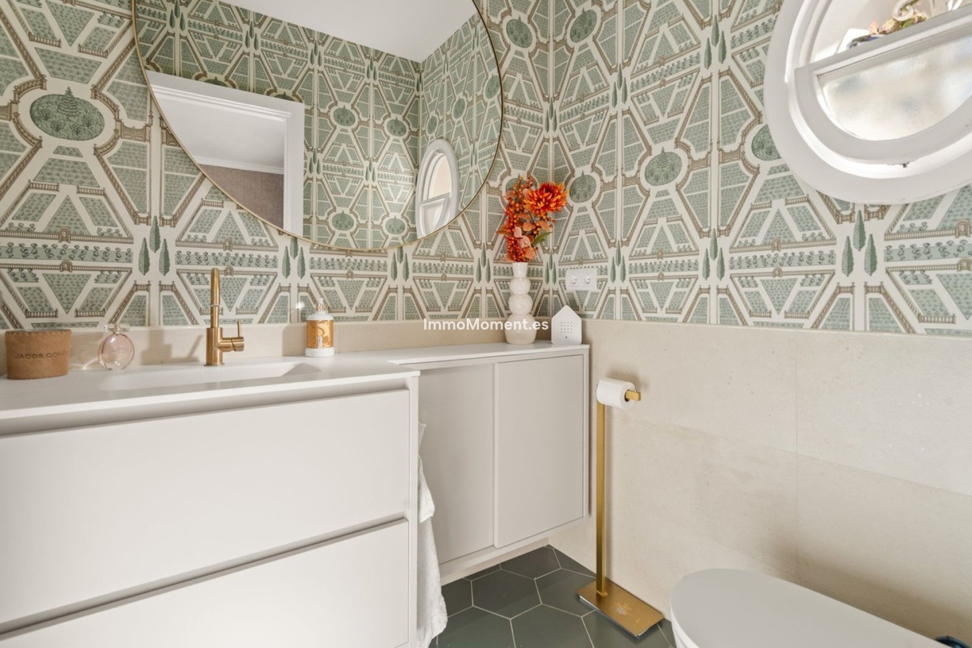 Resale - Detached villa - Estepona - Estepona Centro