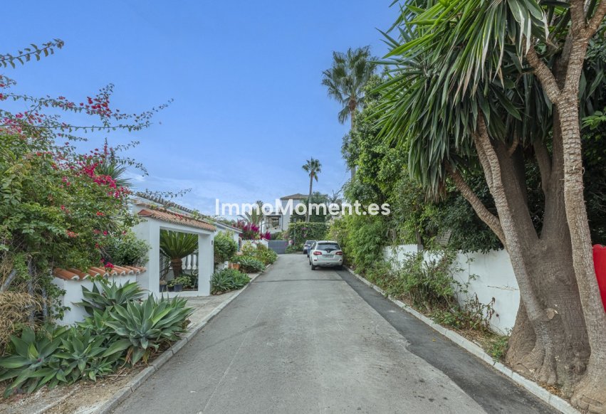 Resale - Detached villa - Estepona - Estepona Centro