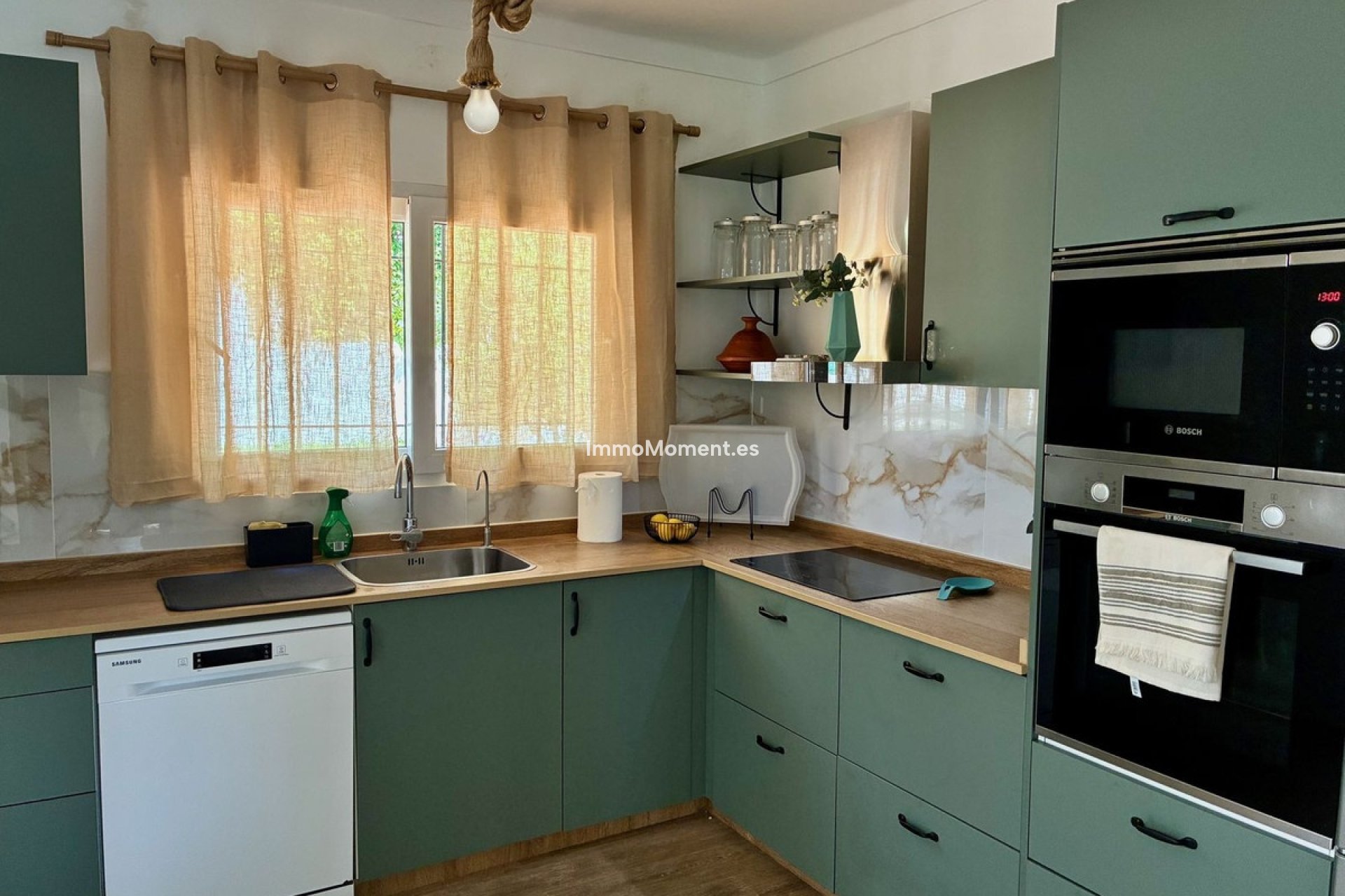 Resale - Detached villa - Estepona - Estepona Centro