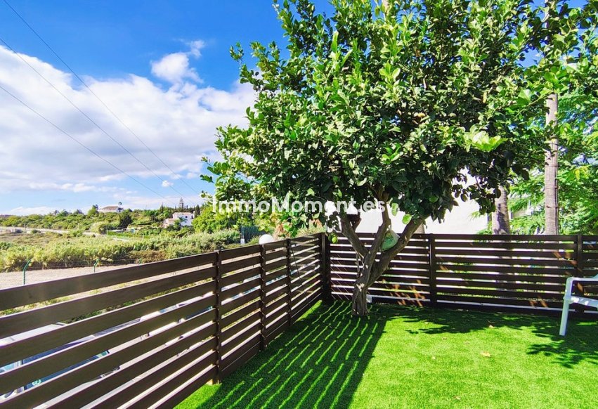 Resale - Detached villa - Estepona - Estepona Centro