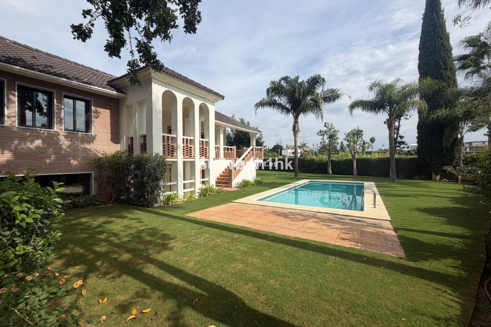 Resale - Detached villa - Estepona - Estepona Centro
