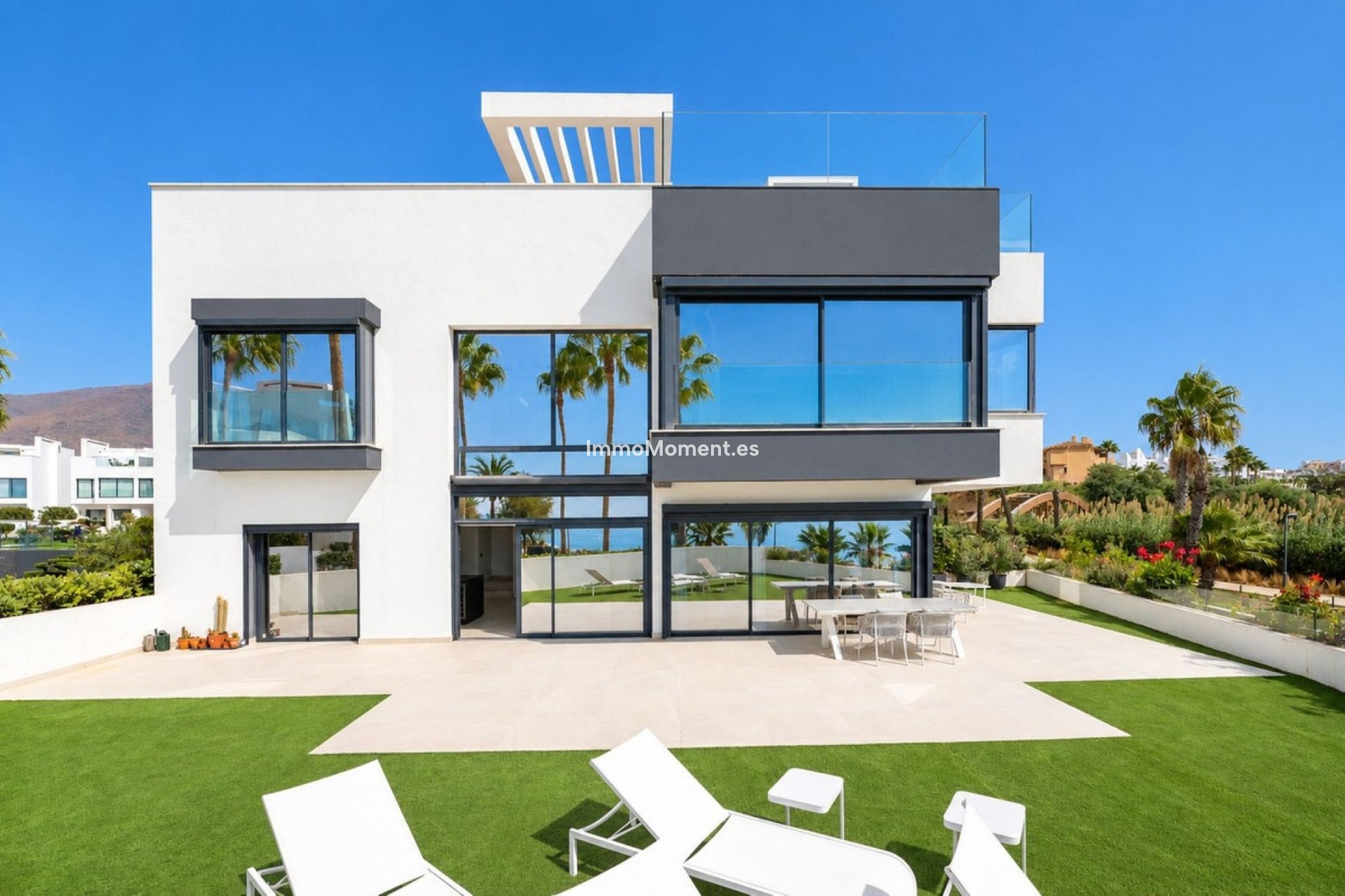 Resale - Detached villa - Estepona - Estepona Centro
