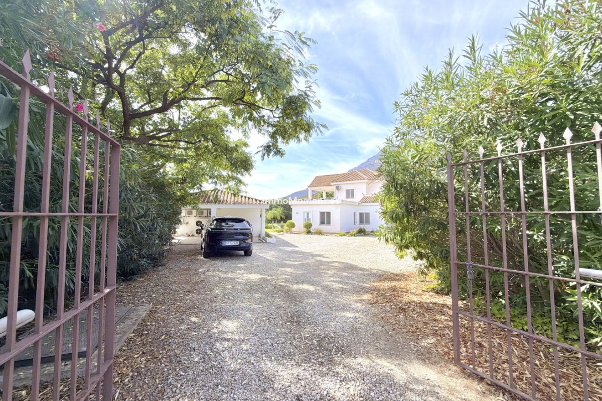 Resale - Detached villa - Estepona - Estepona Centro