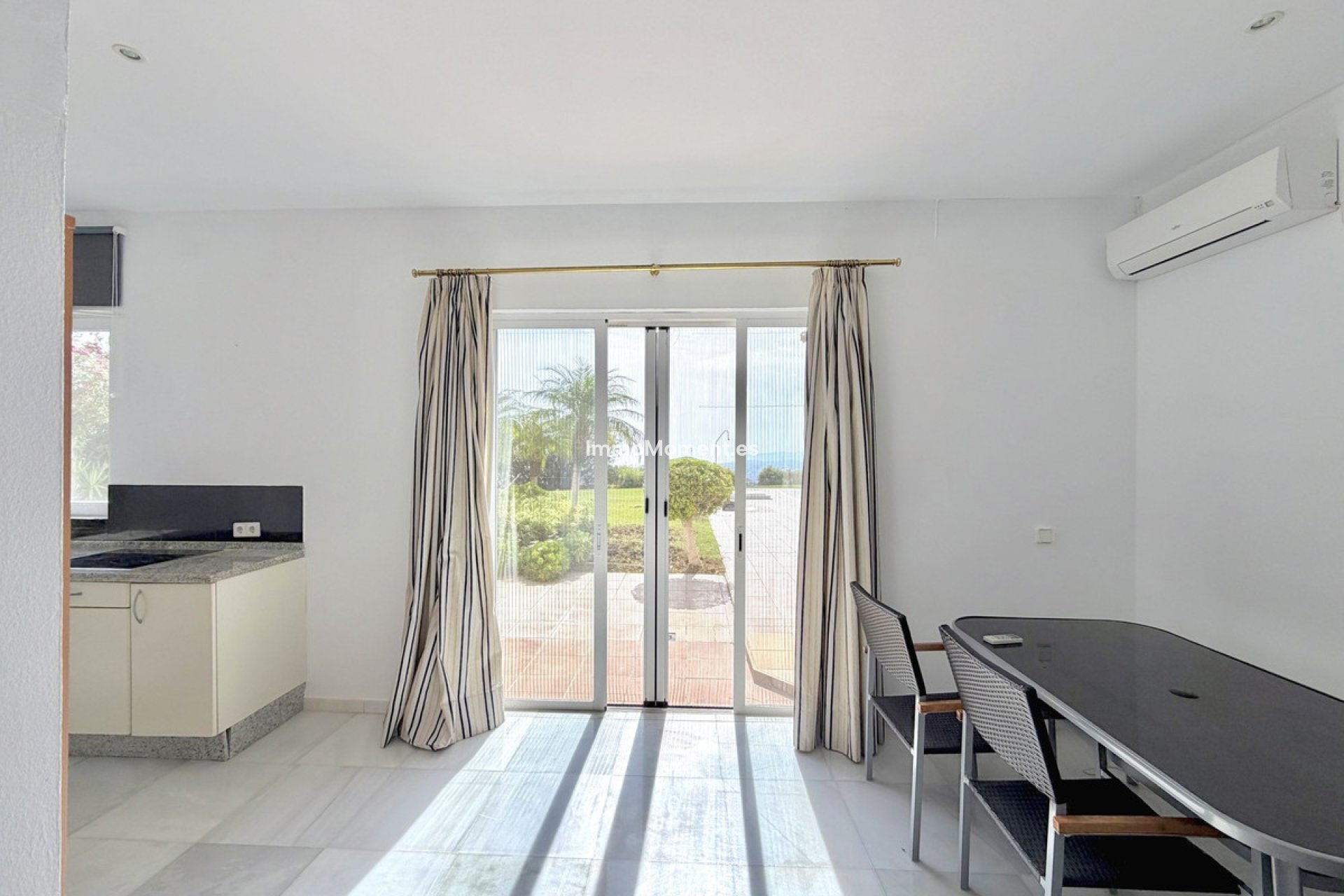 Resale - Detached villa - Estepona - Estepona Centro