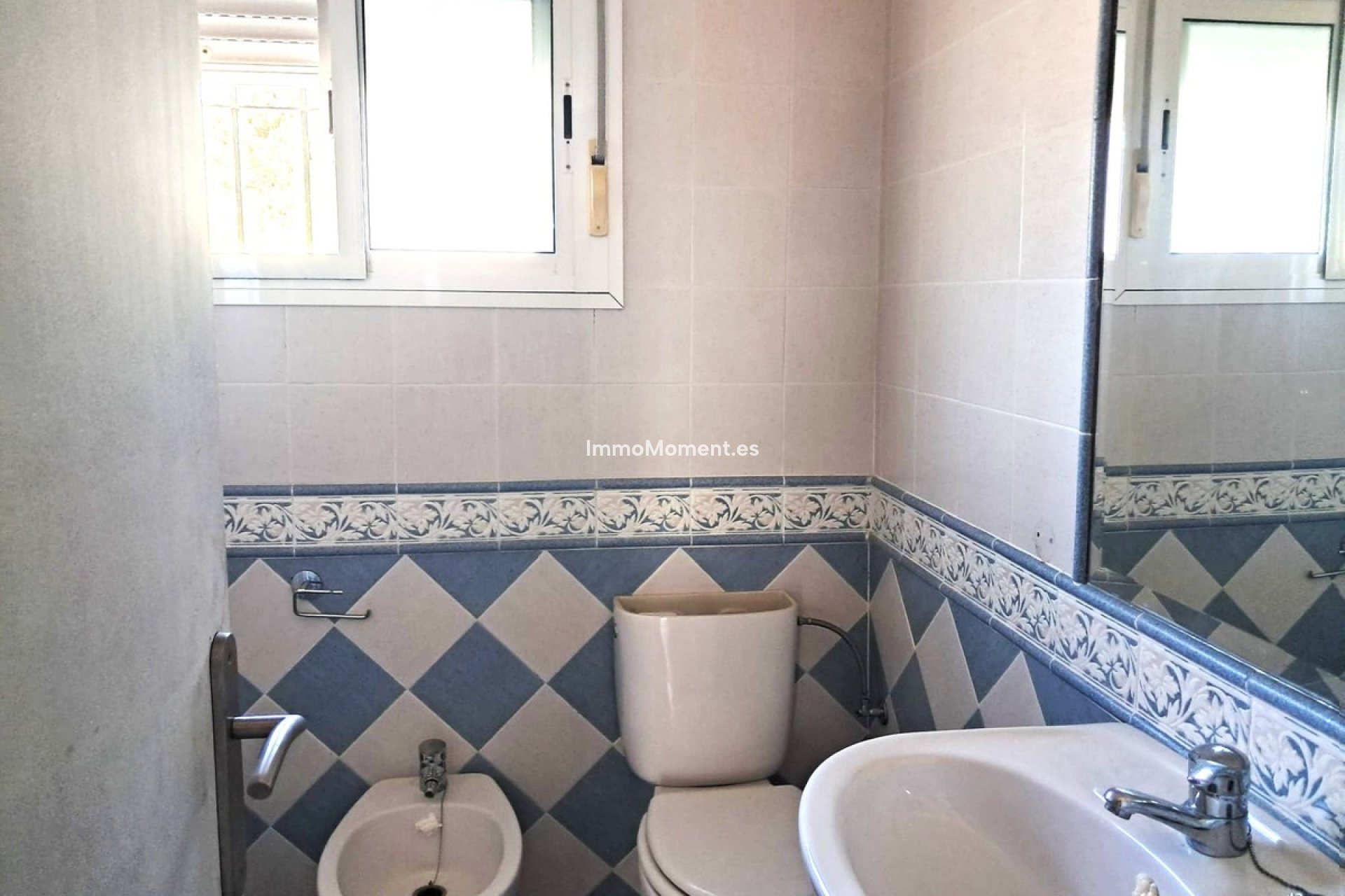 Resale - Detached villa - Estepona - Estepona Centro