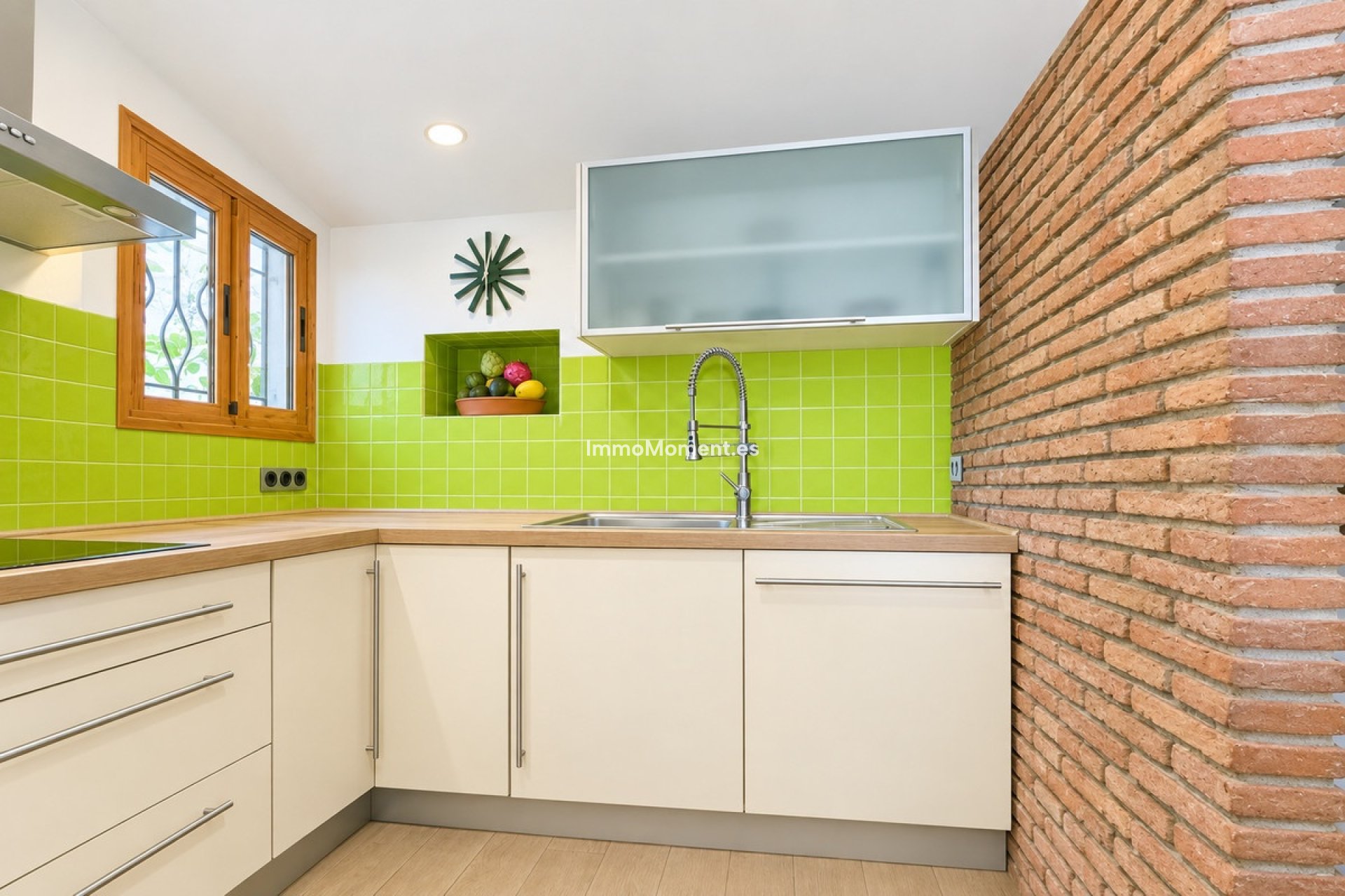 Resale - Detached villa - Estepona - Estepona Centro