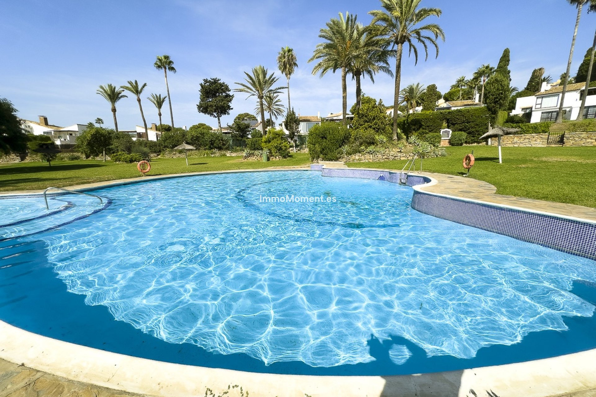 Resale - Detached villa - Estepona - Estepona Centro