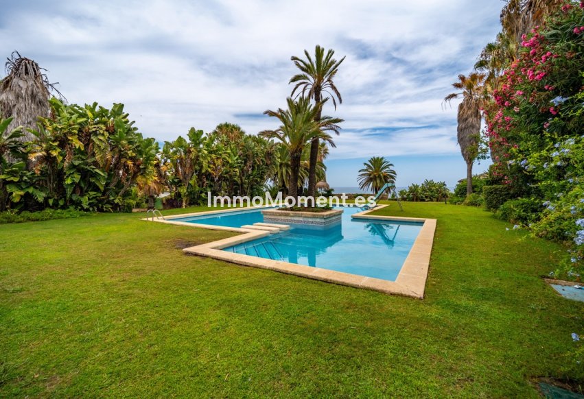 Resale - Detached villa - Estepona - Estepona Centro
