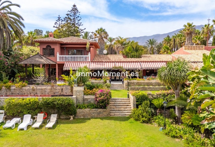 Resale - Detached villa - Estepona - Estepona Centro