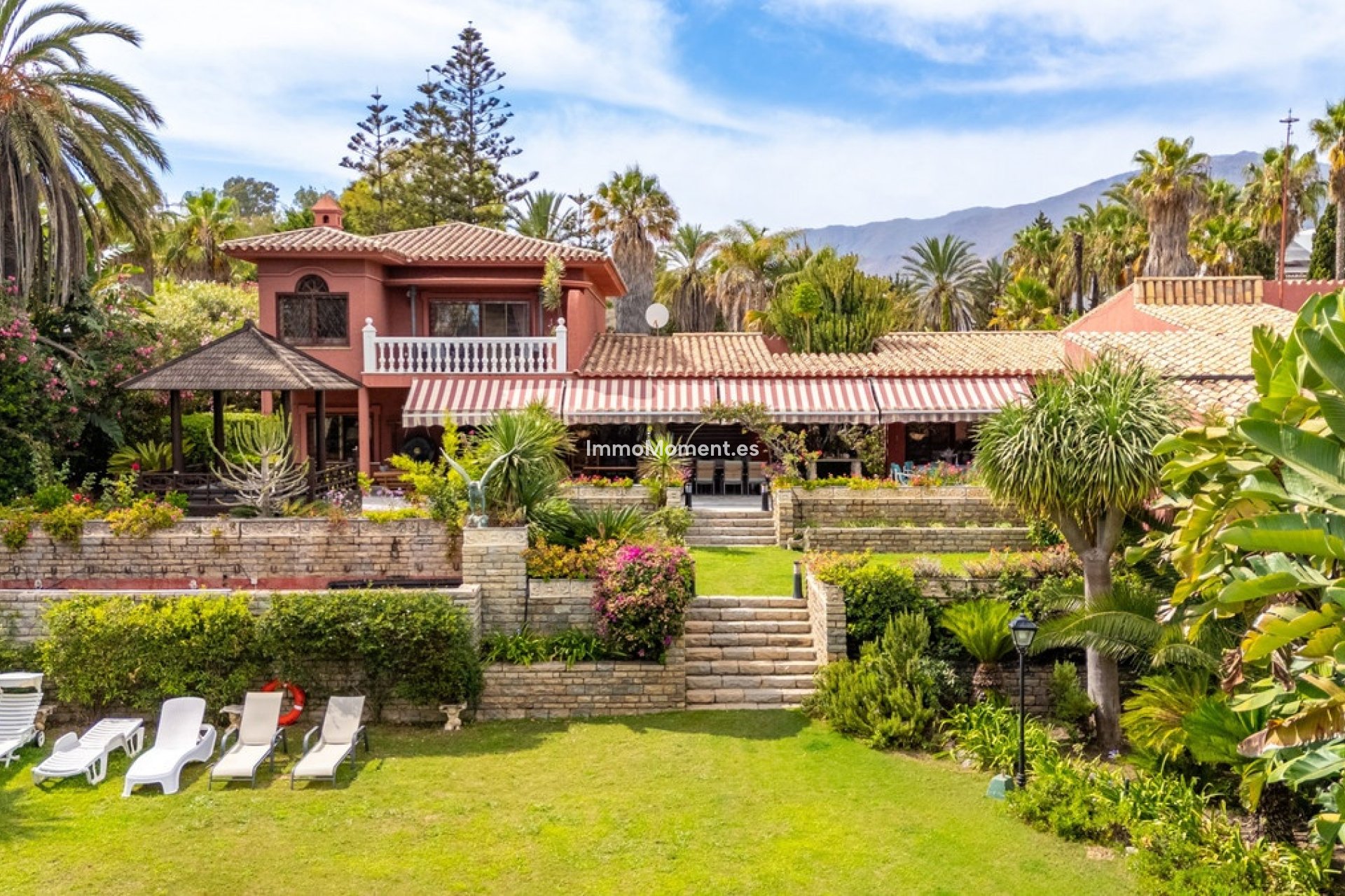 Resale - Detached villa - Estepona - Estepona Centro