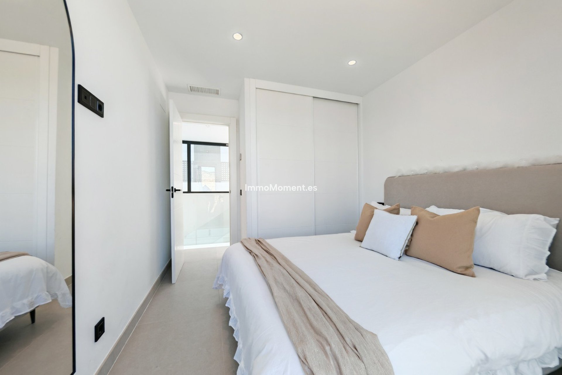 Resale - Detached villa - Estepona - Estepona Centro