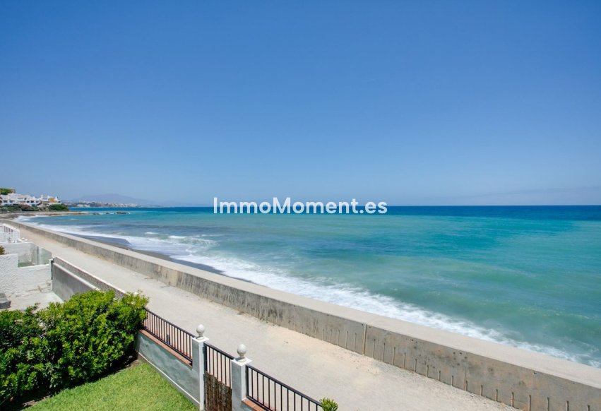 Resale - Detached villa - Estepona - Estepona Centro