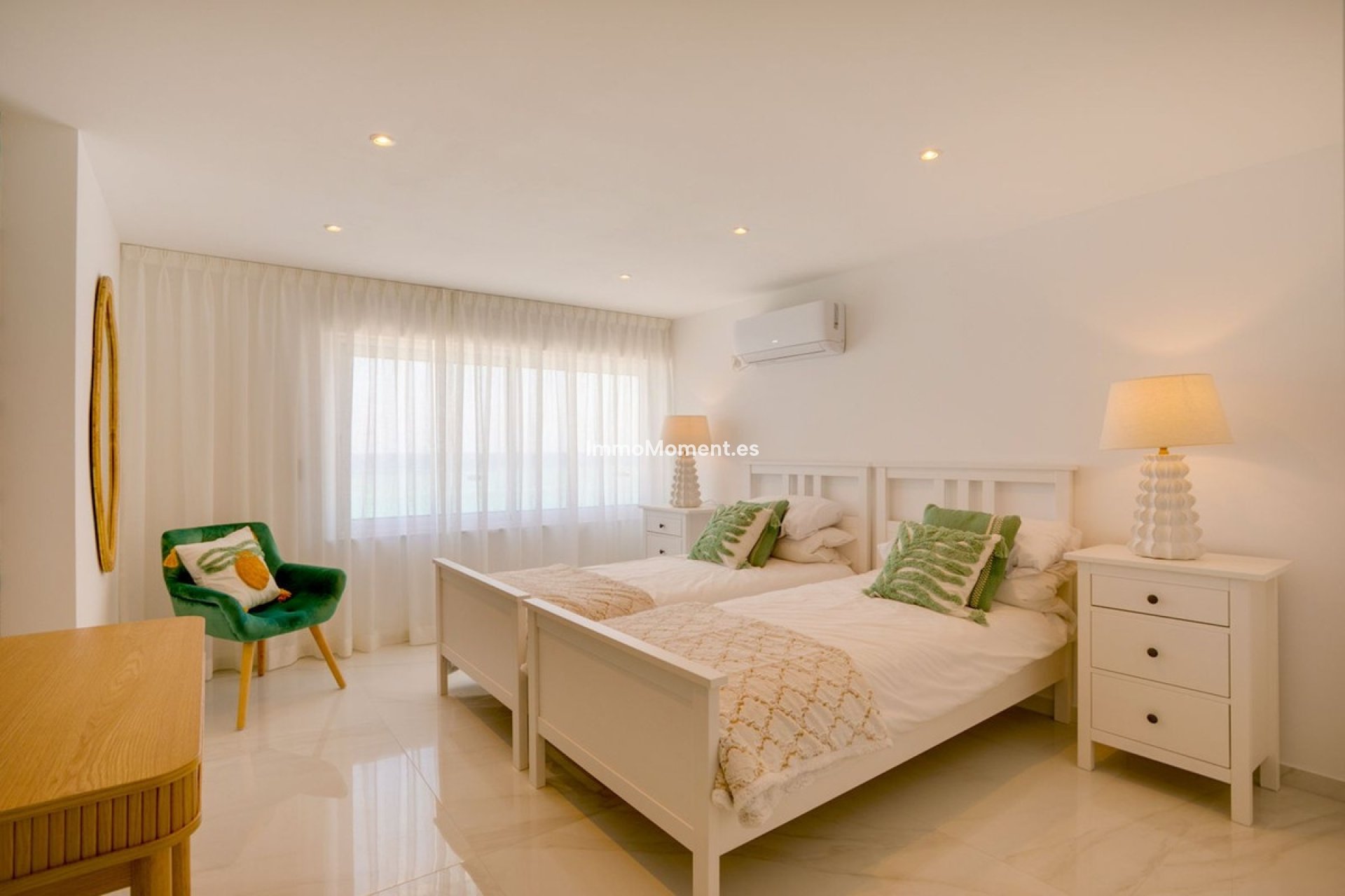 Resale - Detached villa - Estepona - Estepona Centro